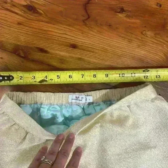 Vineyard Vines Girl Shimmery Gold Short Skirt Size Large - Picture 3 of 4